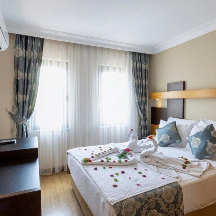 Kandelor Hotel