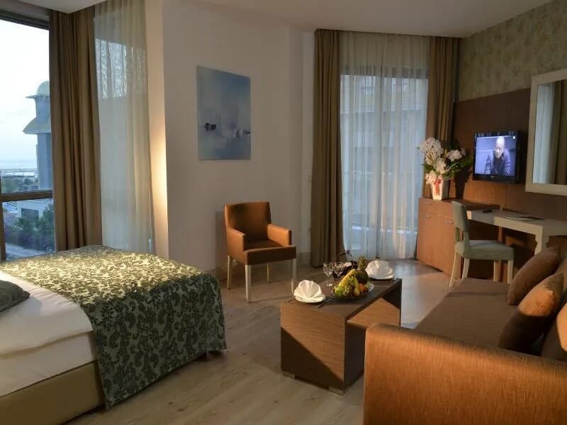 Port Side Resort Hotel