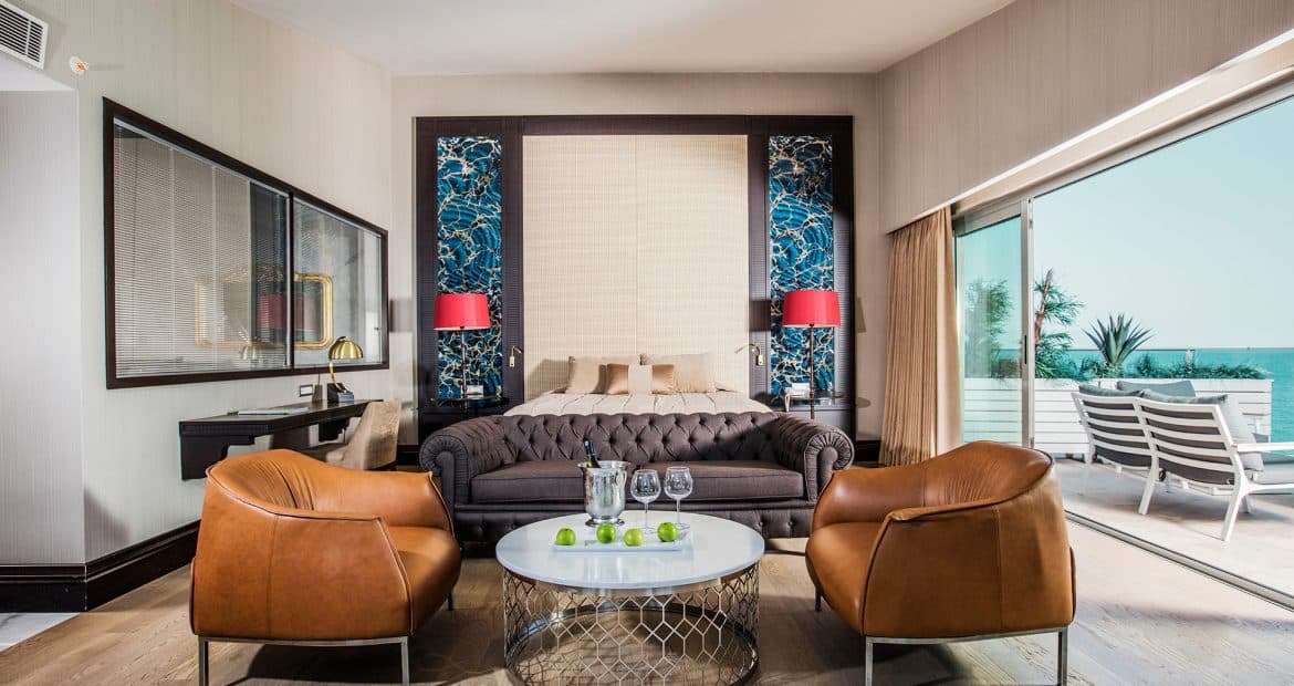 Charisma De Luxe Hotel