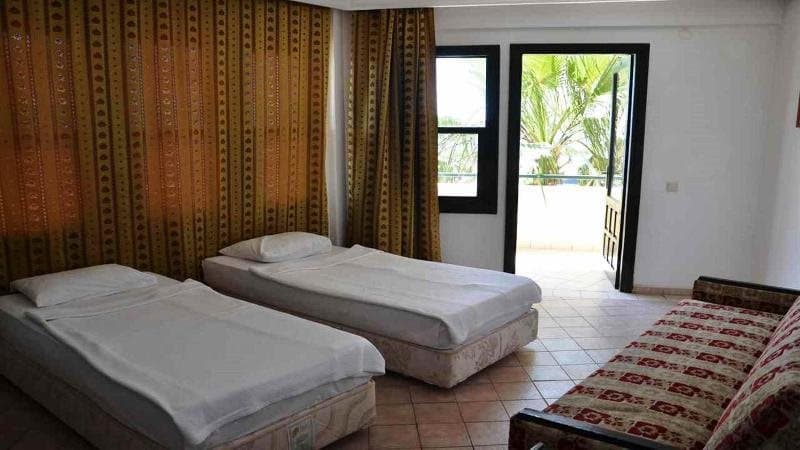 Gold Twins Family Beach Hotel