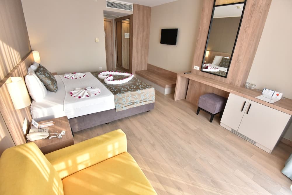 Lucida Beach Hotel 5