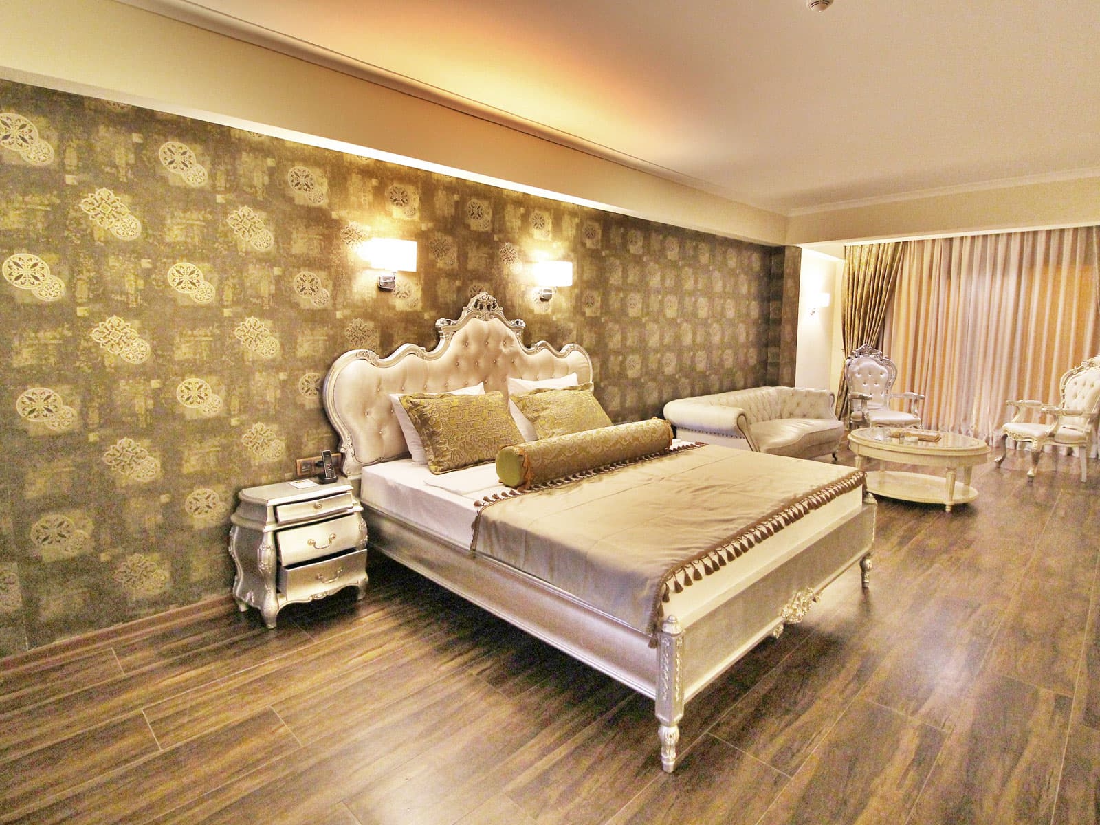 Azka Hotel