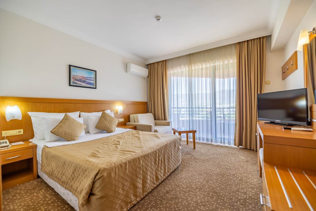 The Holiday Resort Hotel