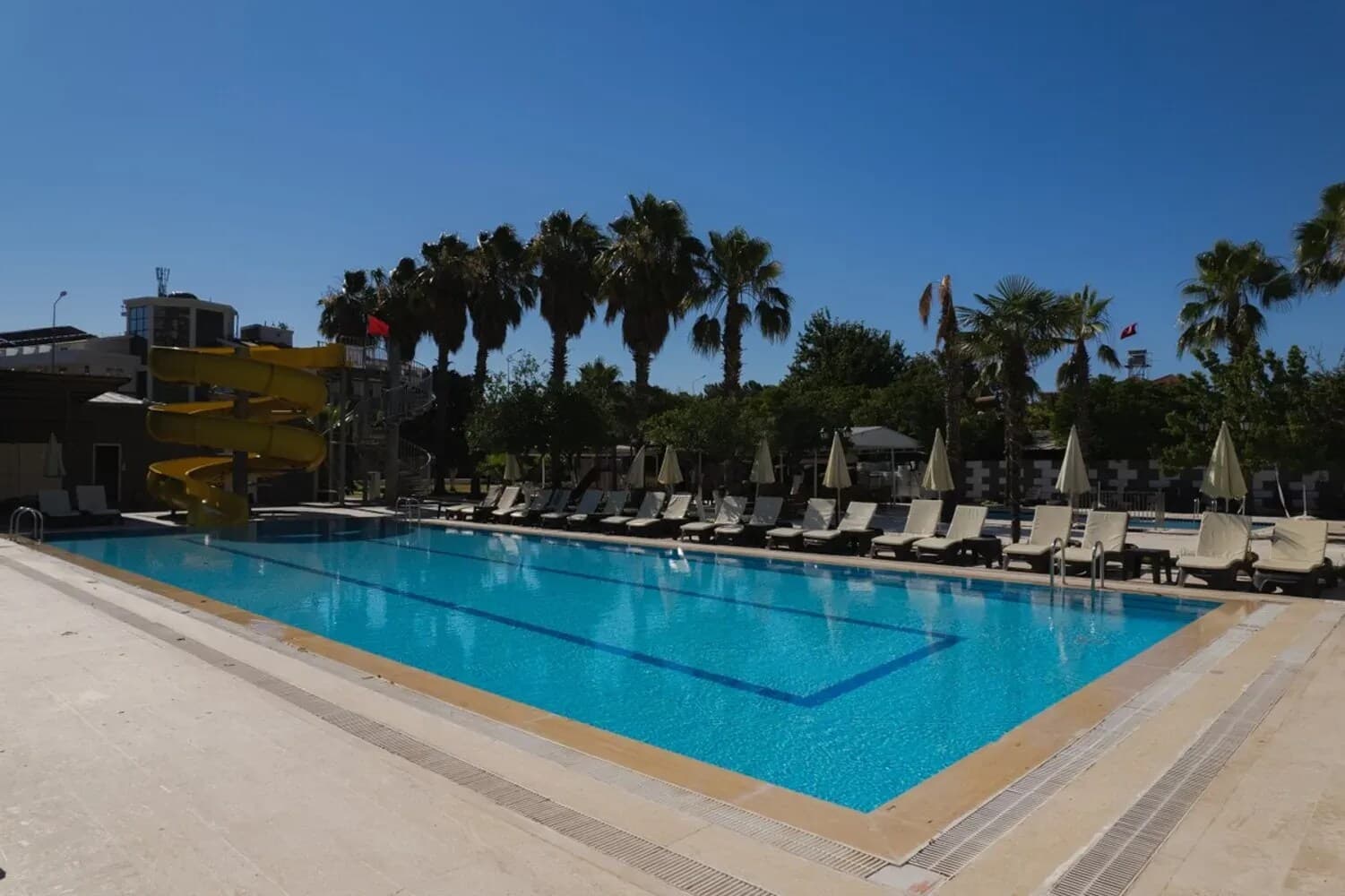 Grand Derin Hotel