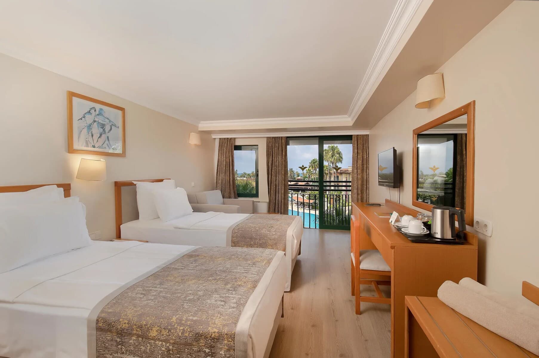 Miramare Queen Hotel