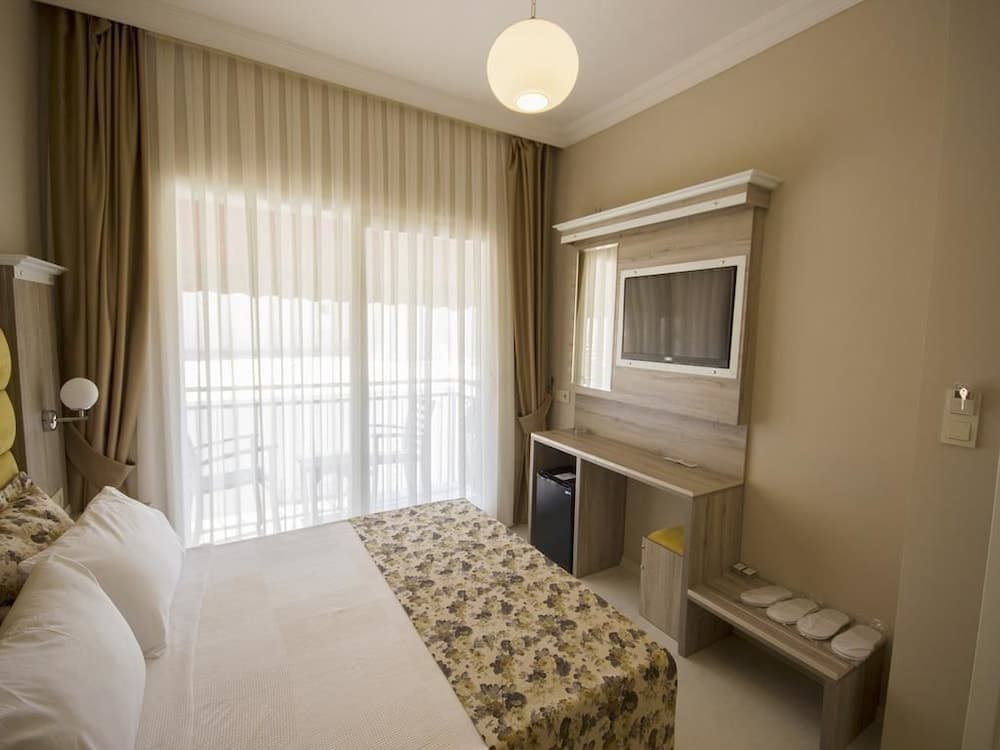 Akkan Beach Hotel 4