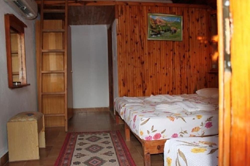 Bykara Motel 2