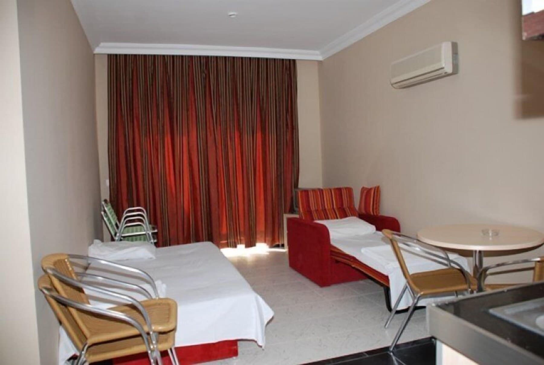 Candan Beach Hotel