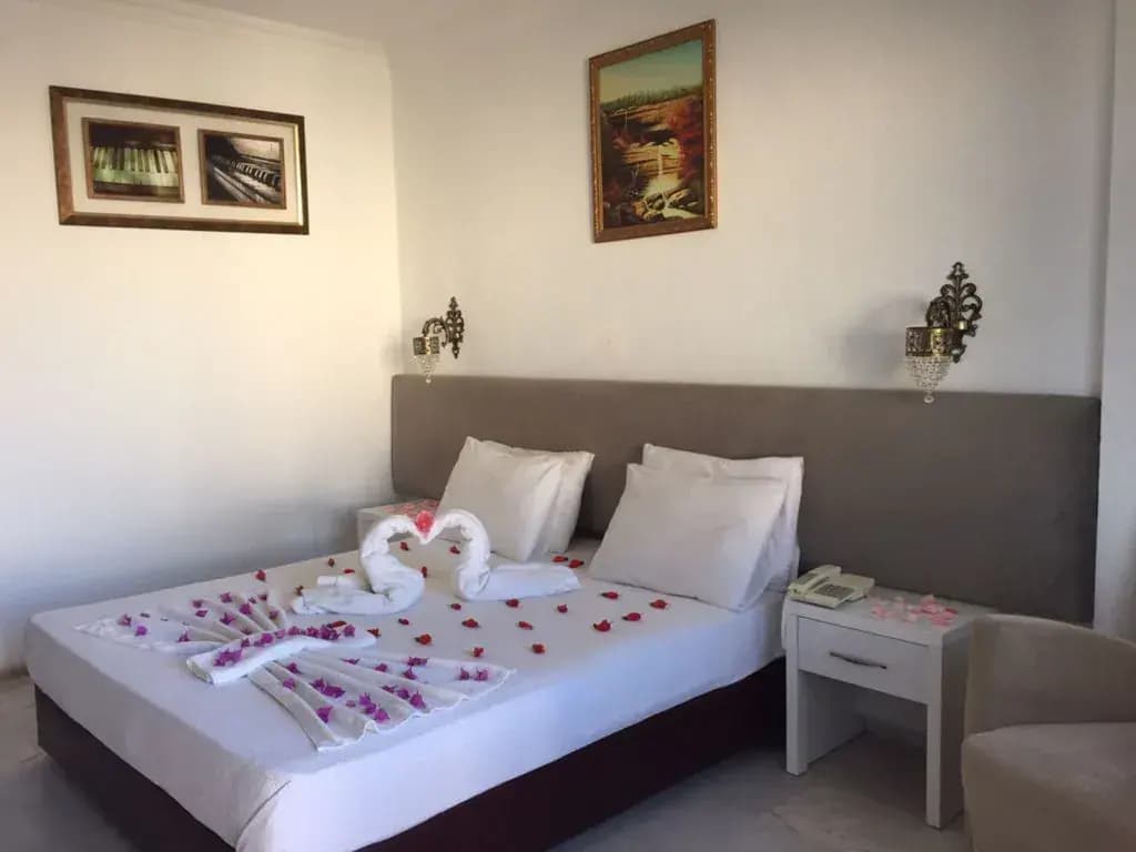 Zeus Turunç Hotel