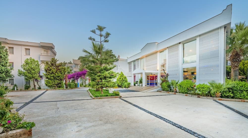 Bendis Beach Hotel