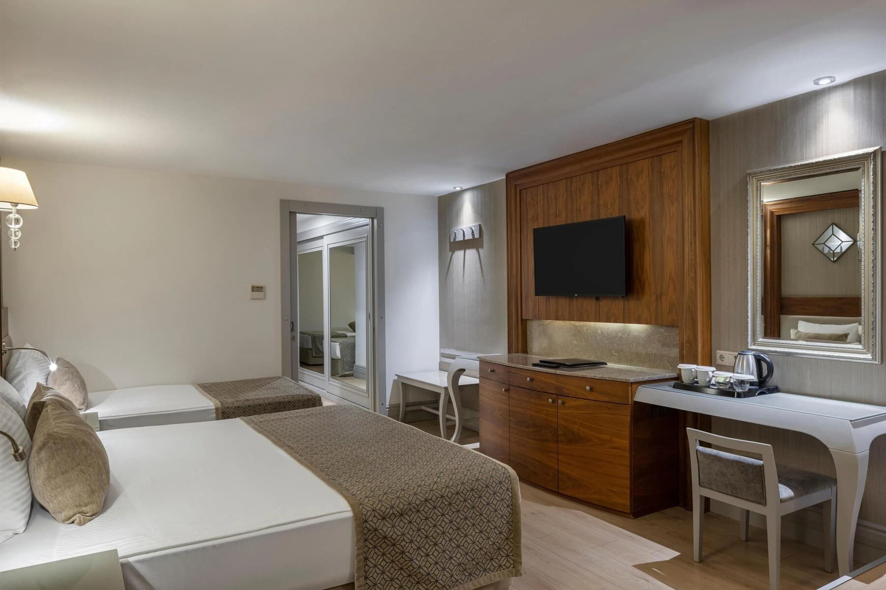 Side Star Resort