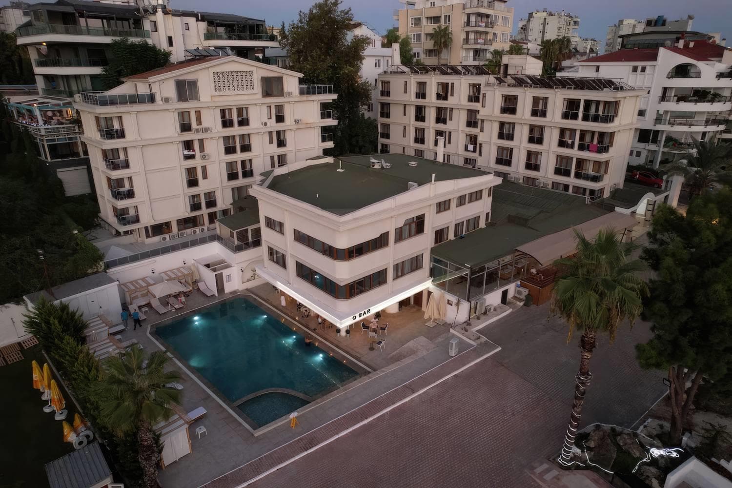 Qinn Hotels 2