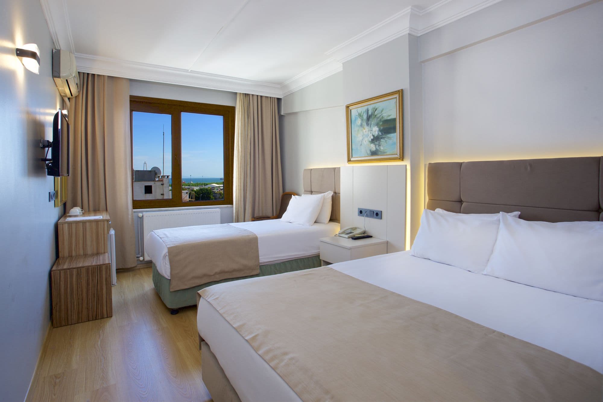 Grand Ant Hotel