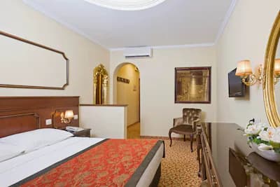 Antique Roman Palace Museum Hotel 3