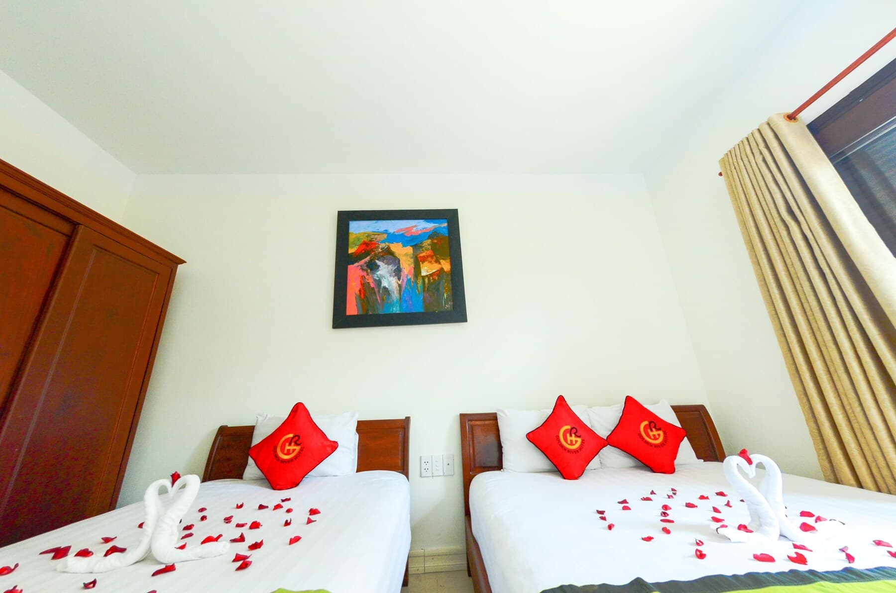 Golden River Hotel