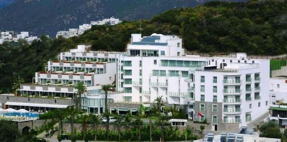 Maira Deluxe Resort Hotel