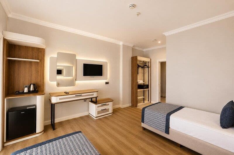Q Ella Beach Hotel 4