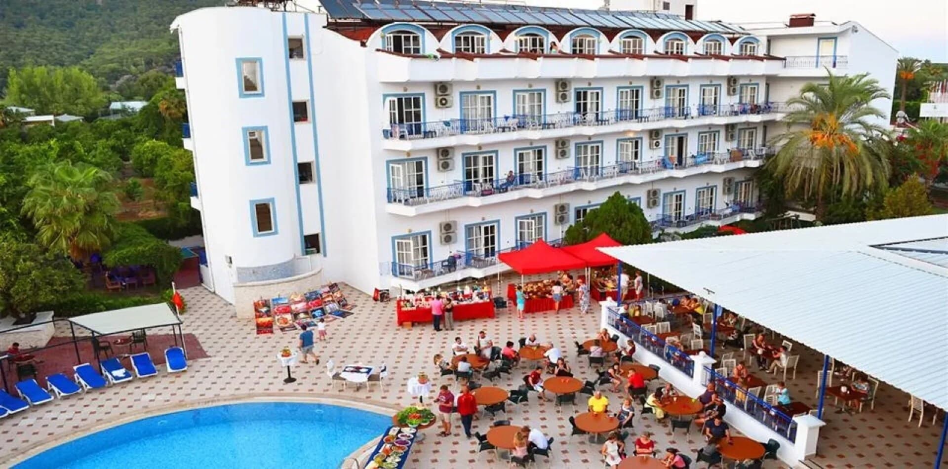 Aura Resort
