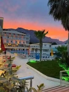 La Perla Hotel