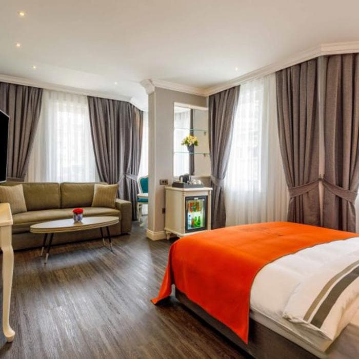 Amiral Palace Hotel