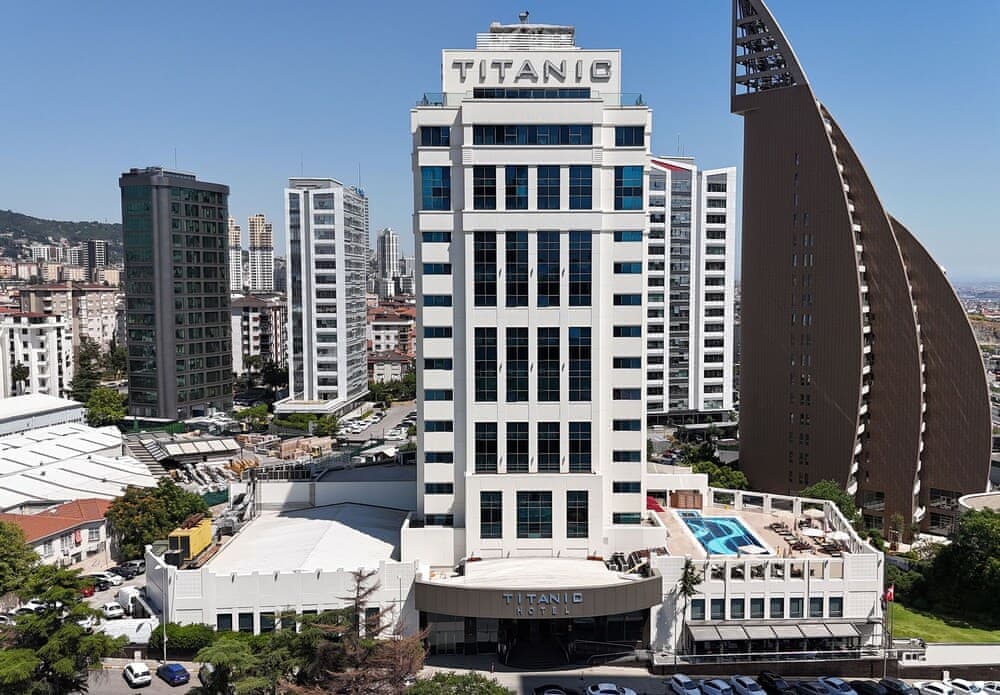 Titanic Business Kartal