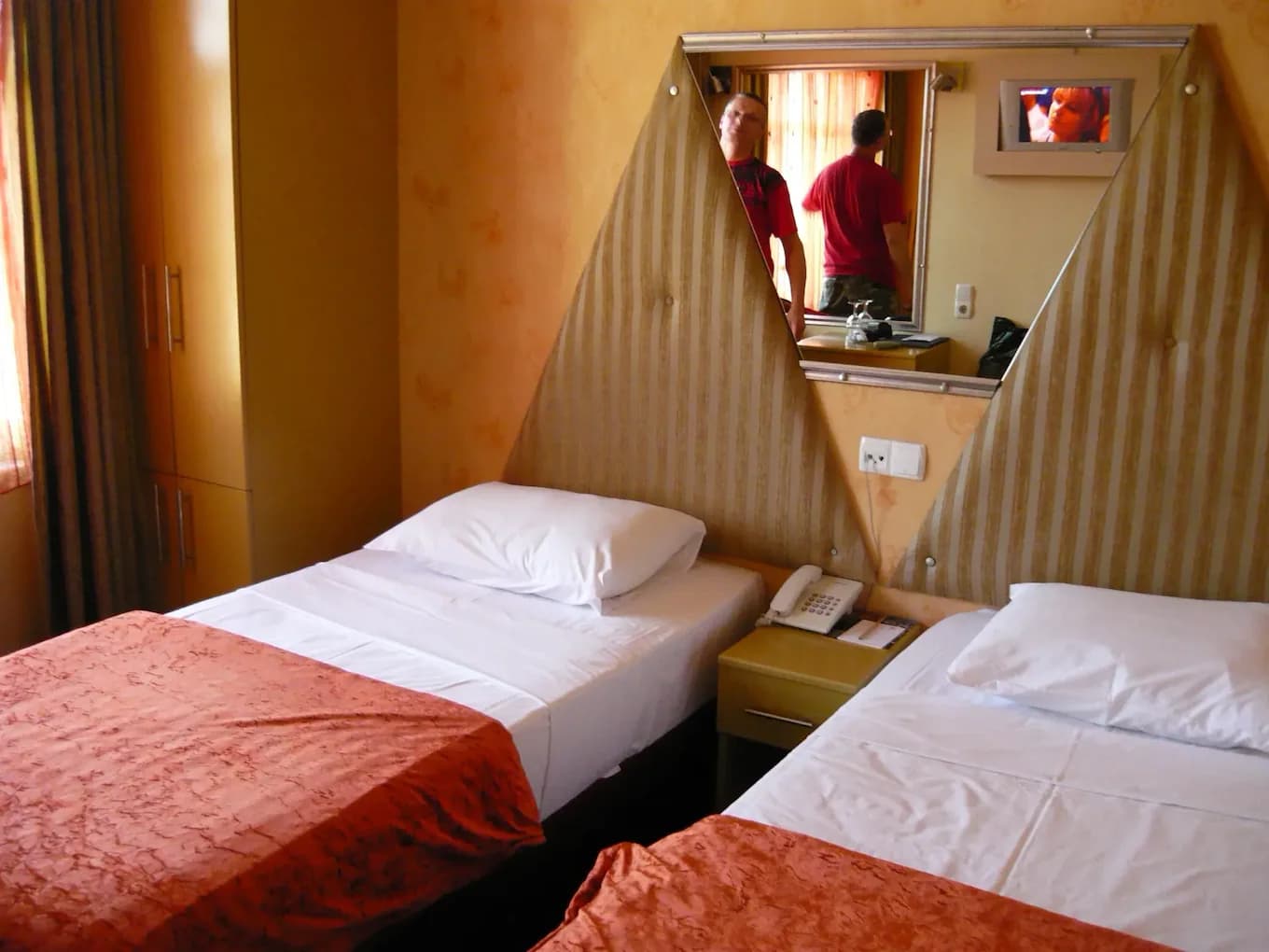 Ilkbal Deluxe Hotel