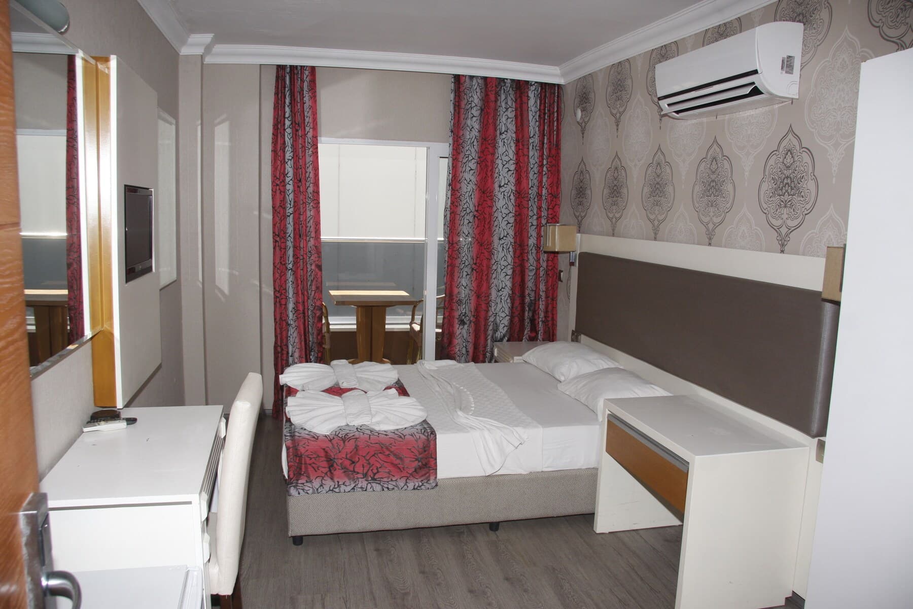 Point Beach Hotel