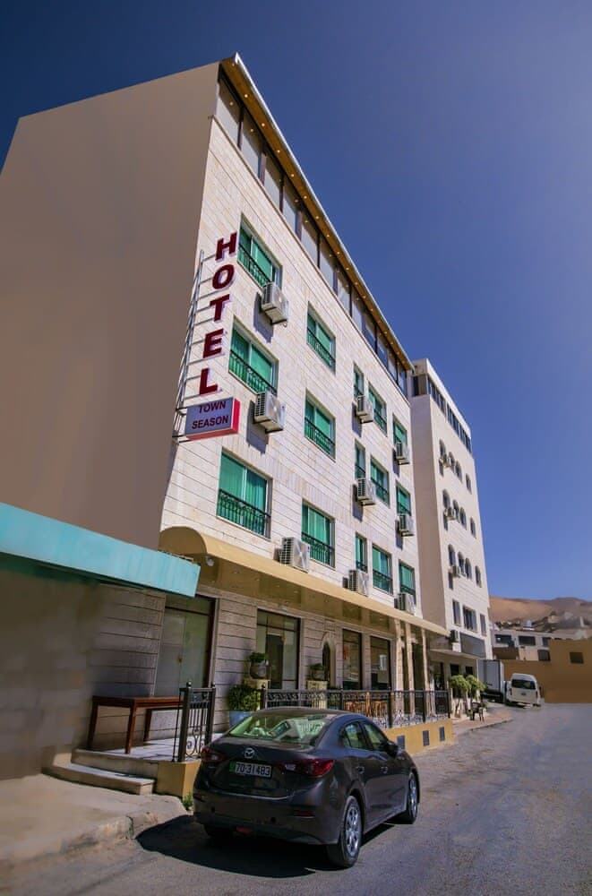 Town Season Hotel 2