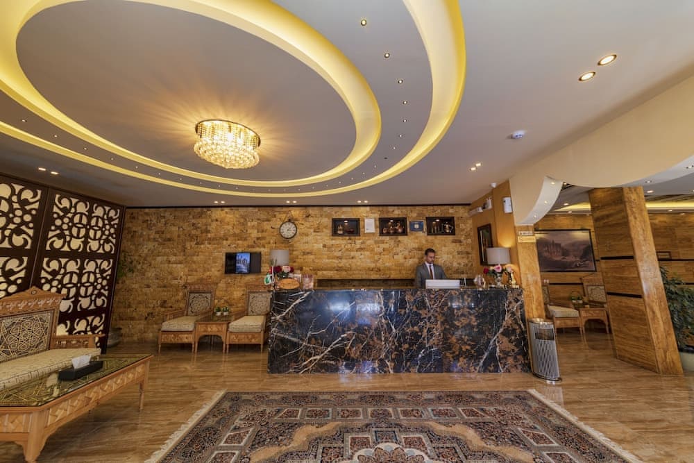 Town Season Hotel 5