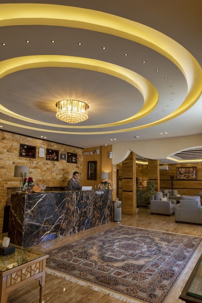 Town Season Hotel