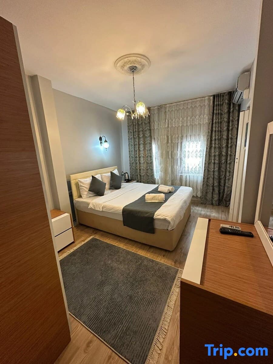 Rose Bouquets Hotel