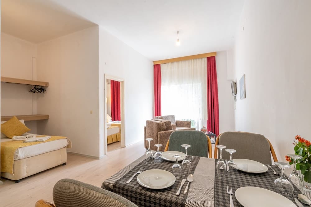 Grand Villa Sol Apartments 4