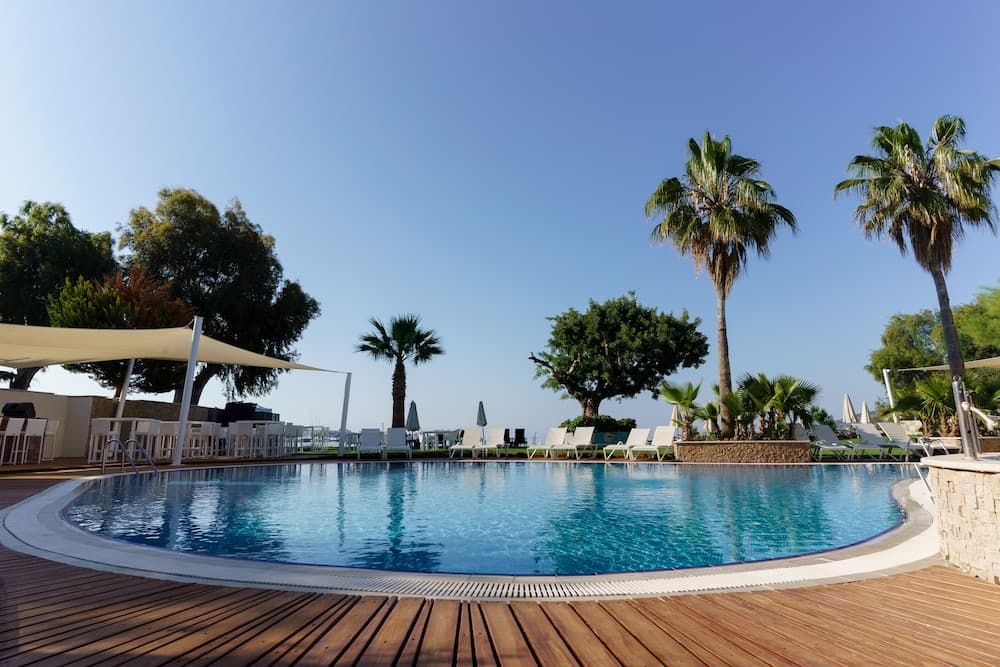 Costa Luvi Hotel