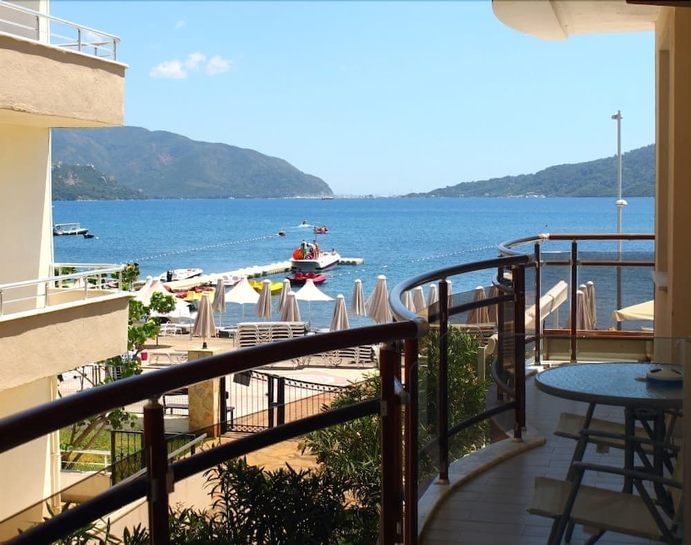Mert Seaside Hotel