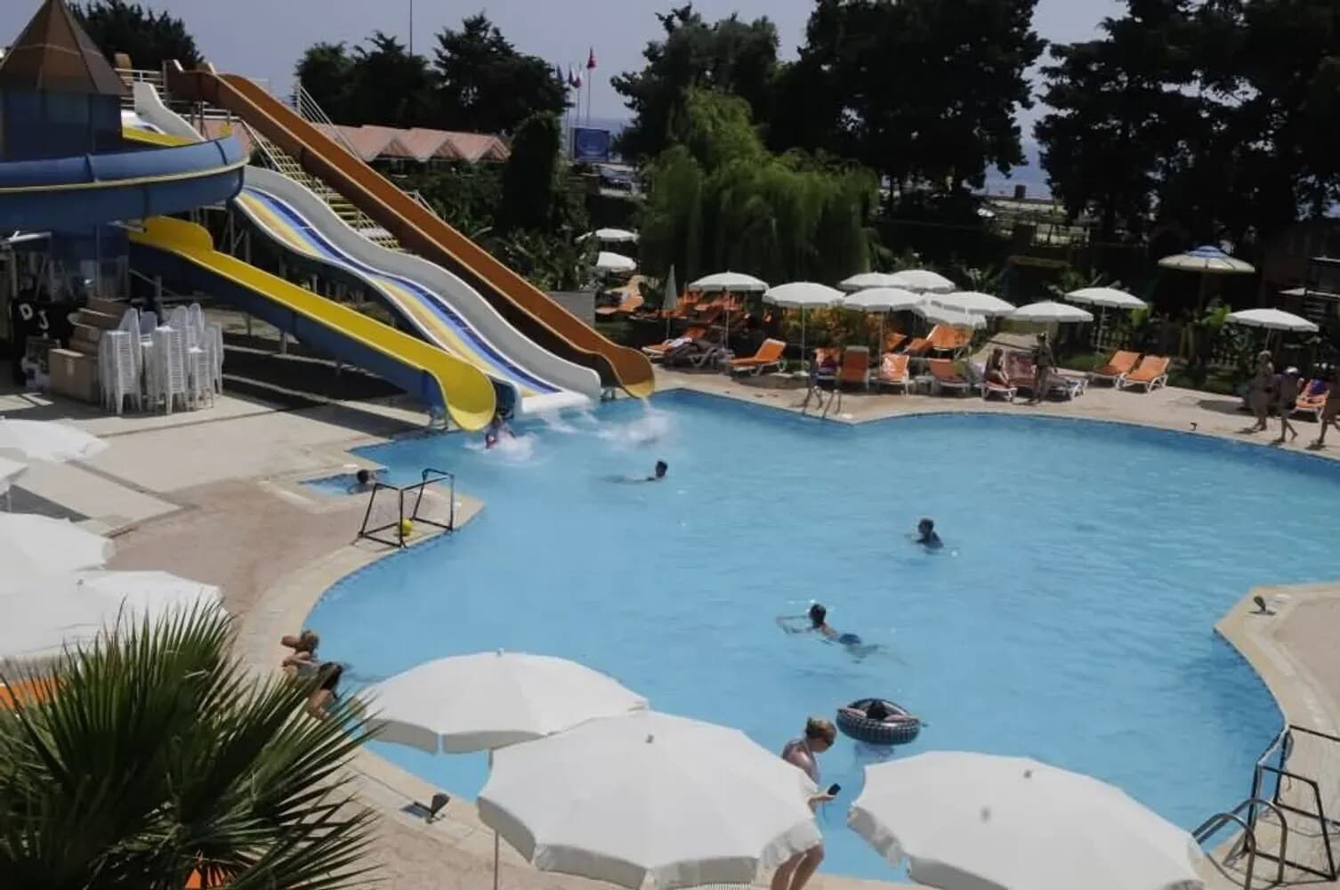 Eras Hotel