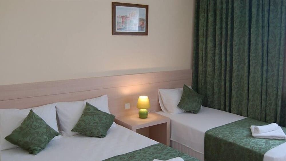 Hotel As Queen Beach 4
