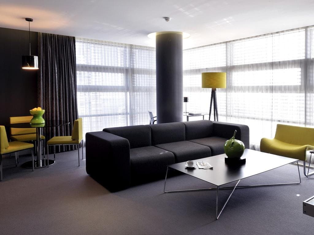 Vernazza Suites Hotel 3