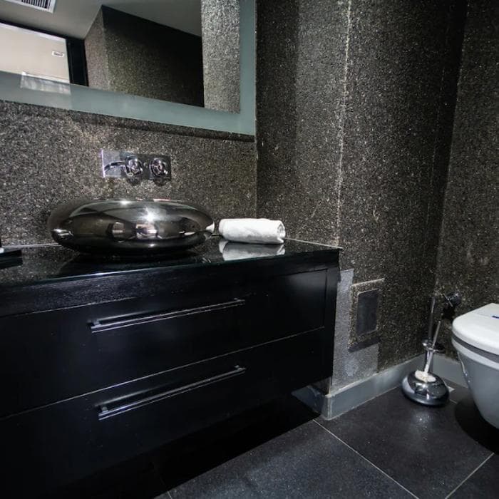 Vernazza Suites Hotel 2