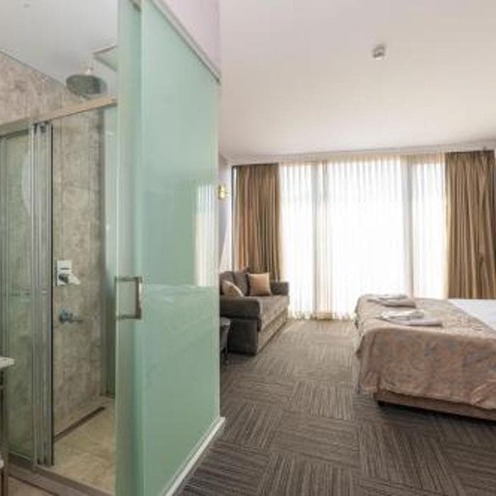 Retropera Hotel