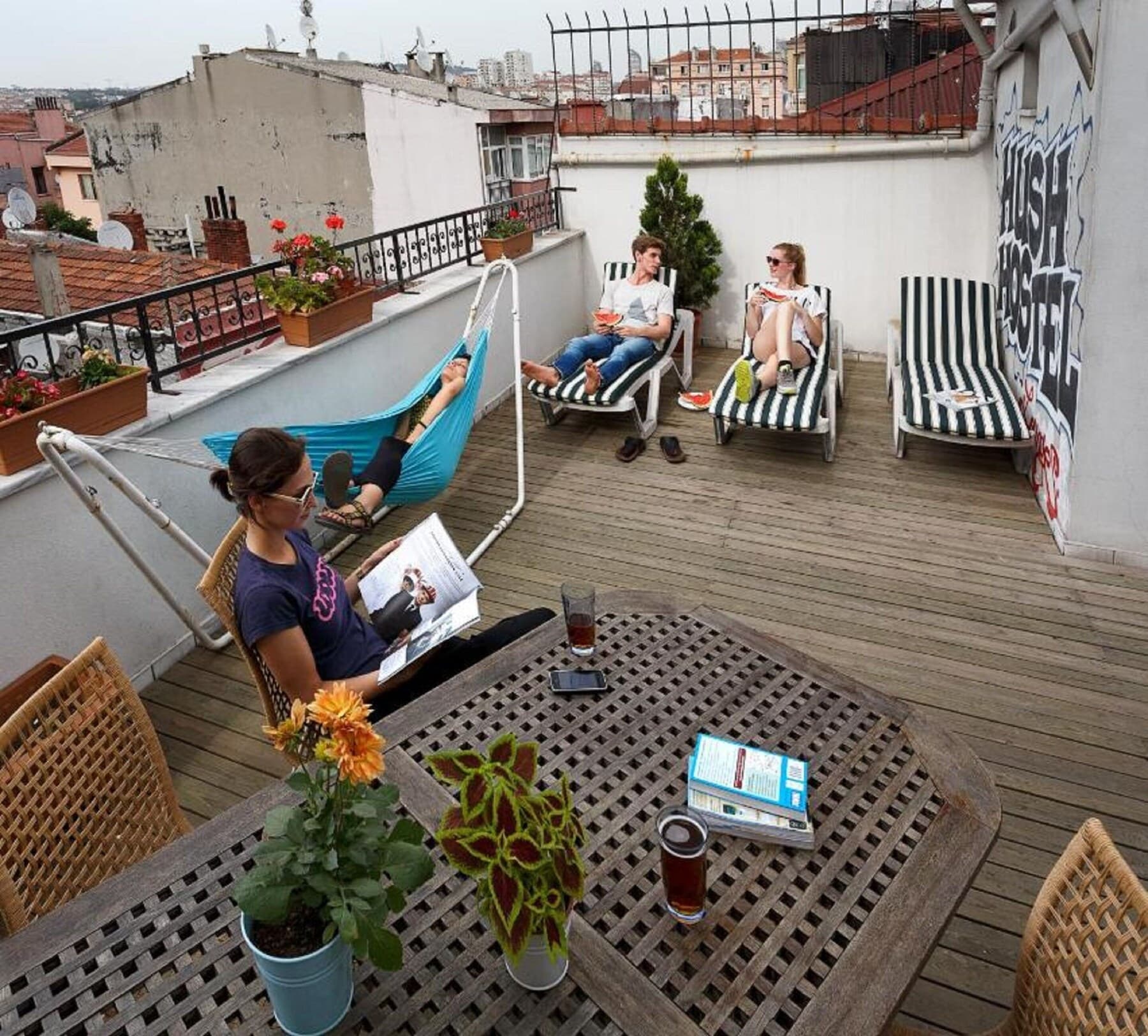 Hush Hostel Lounge