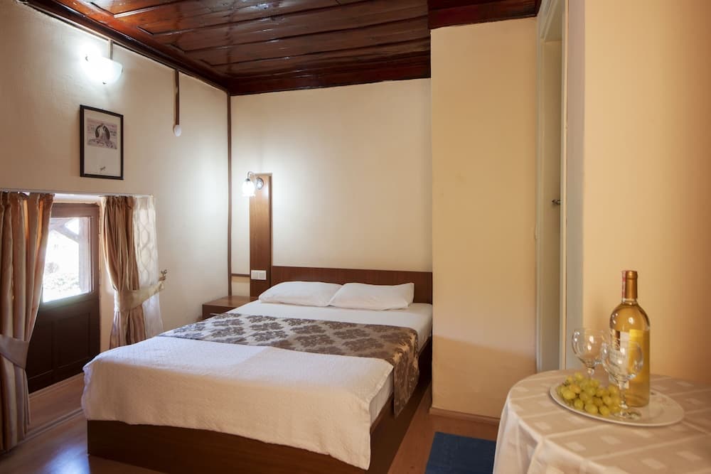 Konak Hotel Kaleici 4