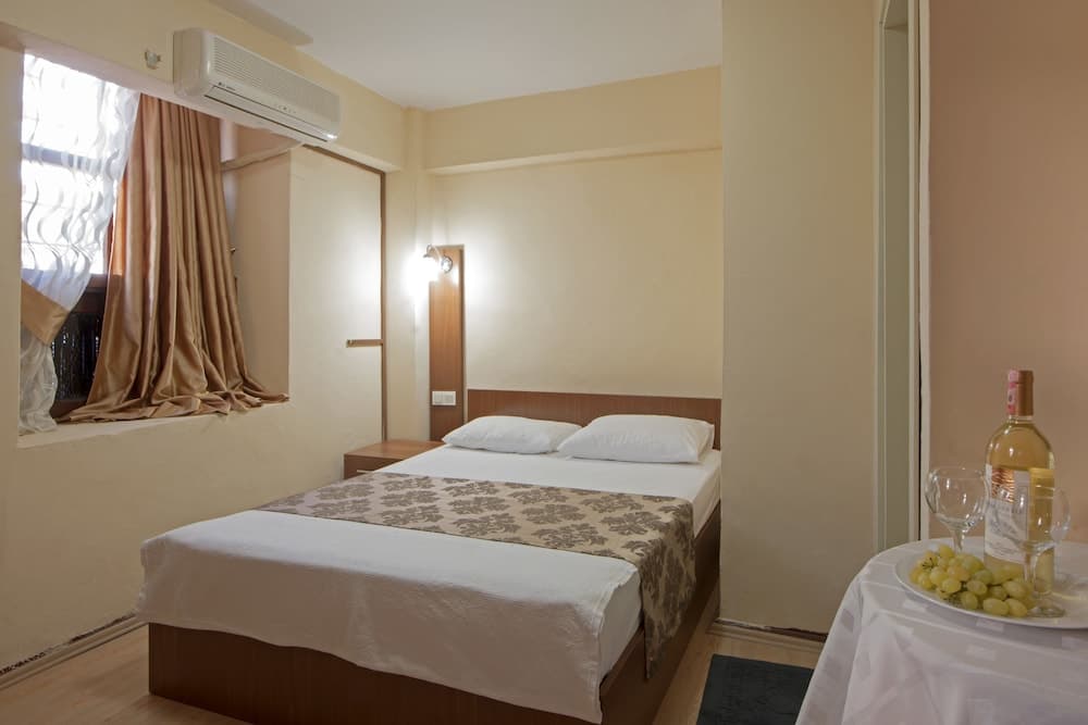 Konak Hotel Kaleici 3
