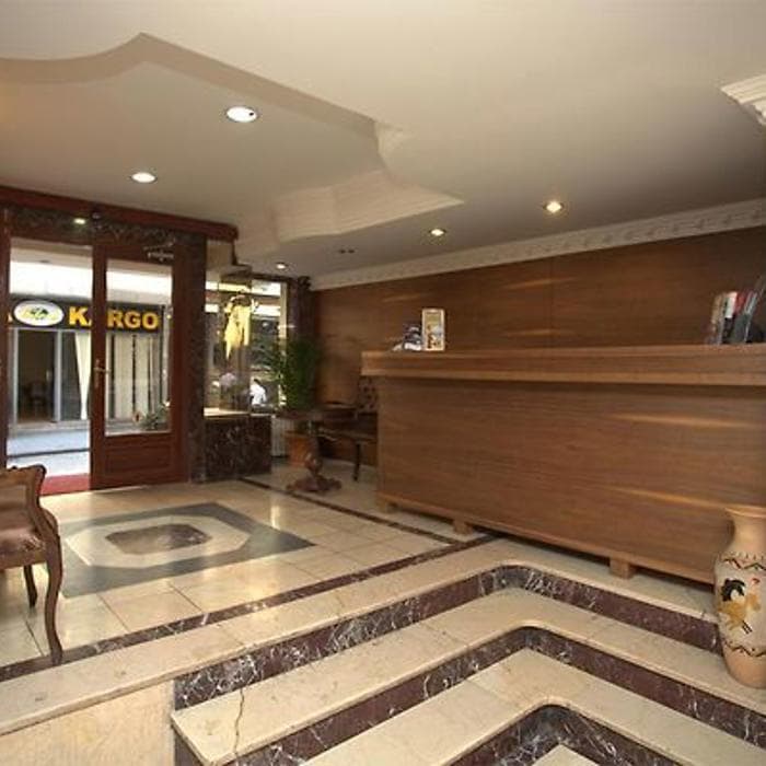 Lyon Hotel
