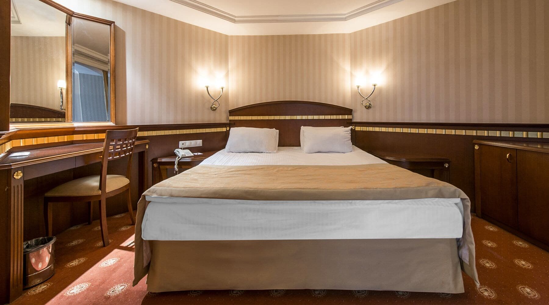 Akar Hotel International