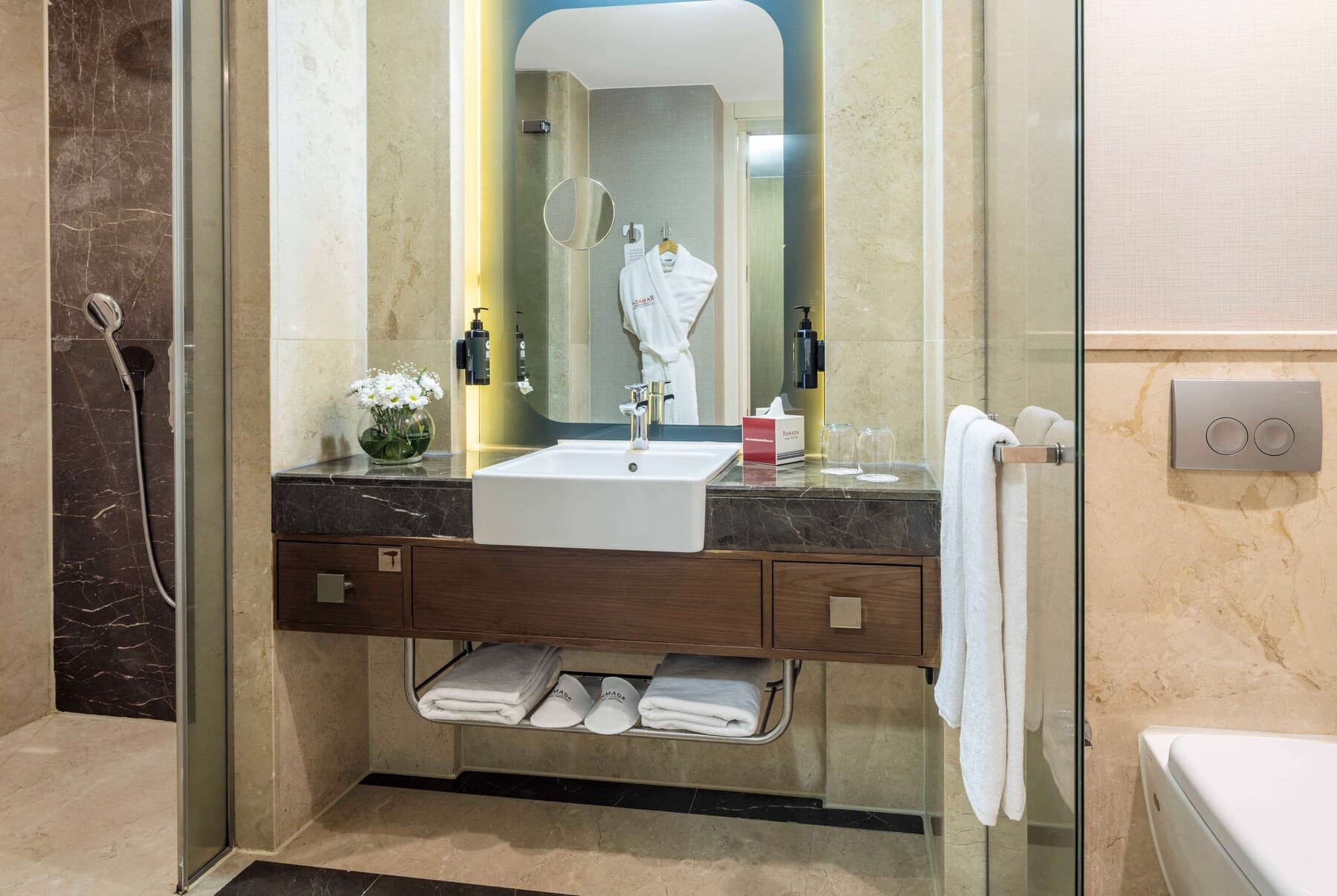 Ramada Plaza by Wyndham Istanbul Tekstilkent