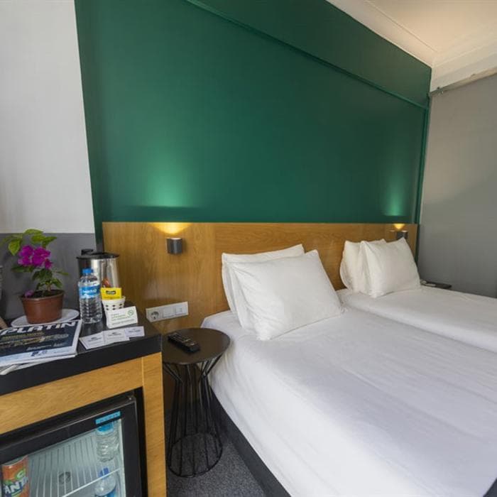 Box Hotel