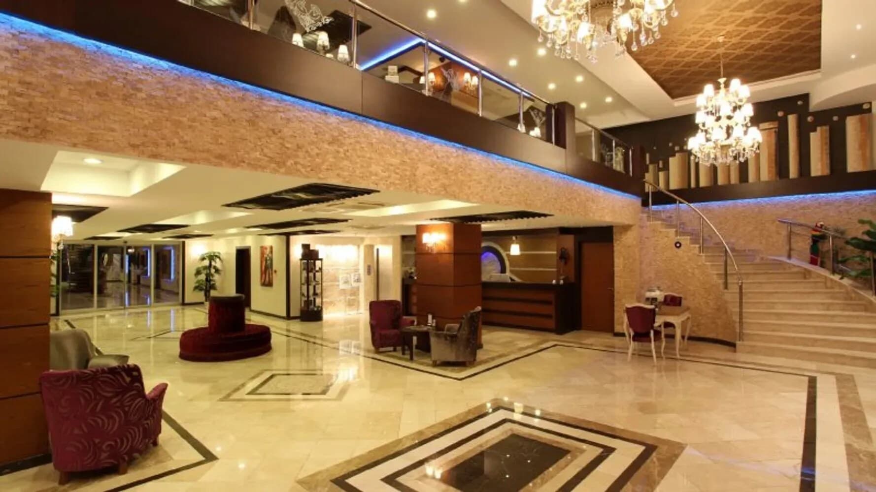 Arya Hotel