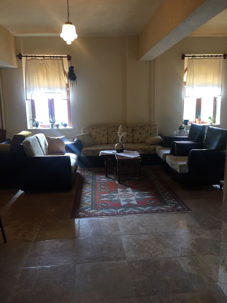 Ilhan Hotel