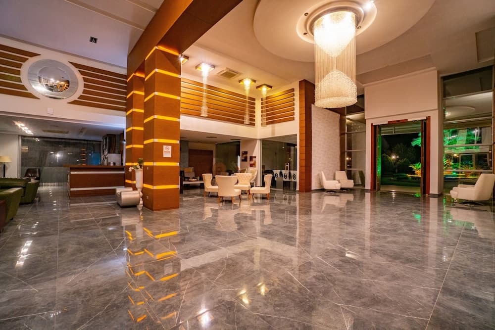 Karya Family Resort Hotel 4