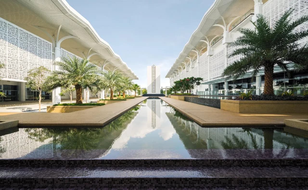 Mövenpick Hotel and Convention Centre KLIA 3